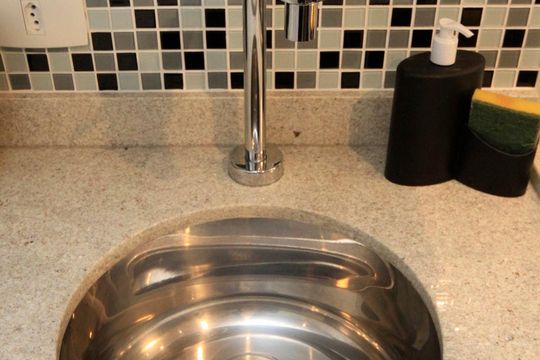 Cozinha de kitnet/studio para alugar com 1 quarto, 18m² em Cerqueira César, São Paulo