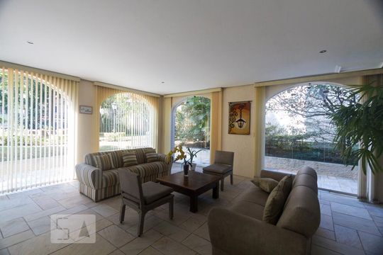 Hall social de apartamento para alugar com 2 quartos, 64m² em Vila Paulista, São Paulo