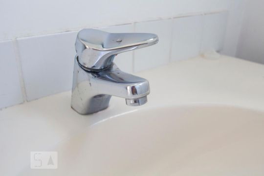 Banheiro social de apartamento para alugar com 2 quartos, 64m² em Vila Paulista, São Paulo
