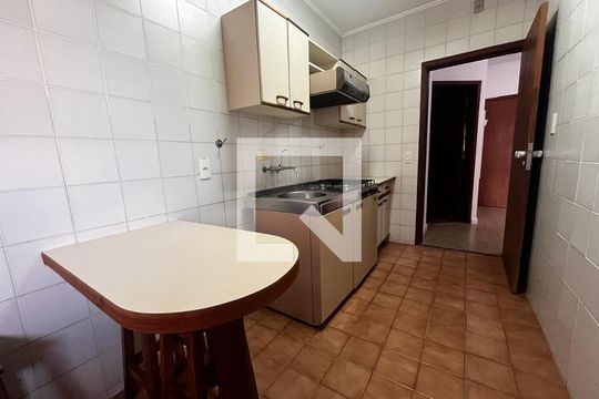 Cozinha de apartamento para alugar com 1 quarto, 55m² em Centro, Campinas