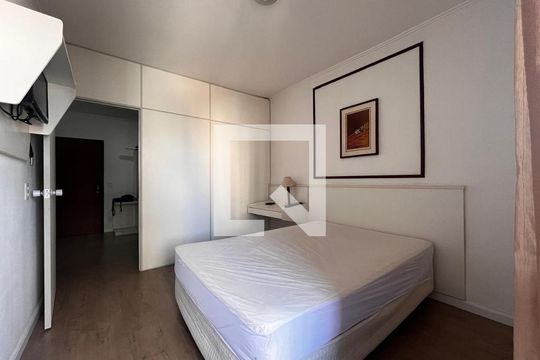Sala/Quarto de apartamento para alugar com 1 quarto, 55m² em Centro, Campinas