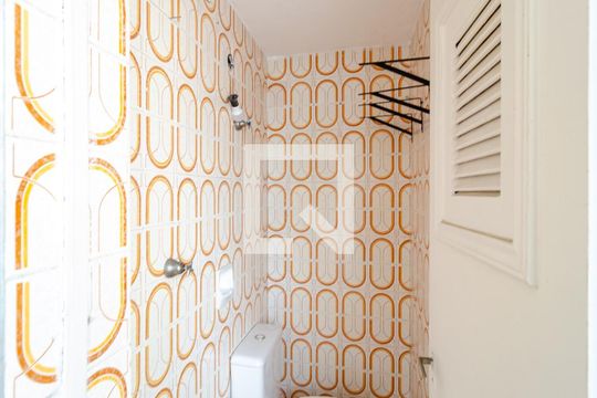Banheiro de serviço de apartamento à venda com 3 quartos, 80m² em Vila Monte Alegre, São Paulo
