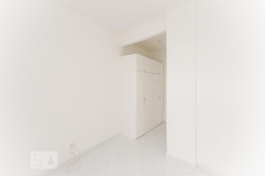 Quarto 1 de apartamento para alugar com 1 quarto, 45m² em Tijuca, Rio de Janeiro