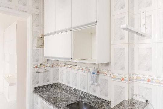 Cozinha de apartamento para alugar com 1 quarto, 45m² em Tijuca, Rio de Janeiro