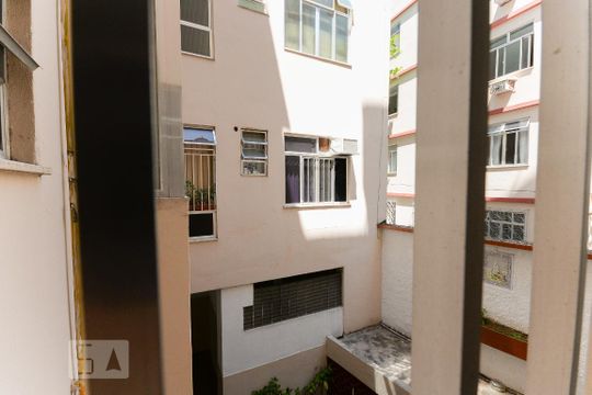 Vista sala de apartamento para alugar com 1 quarto, 45m² em Tijuca, Rio de Janeiro