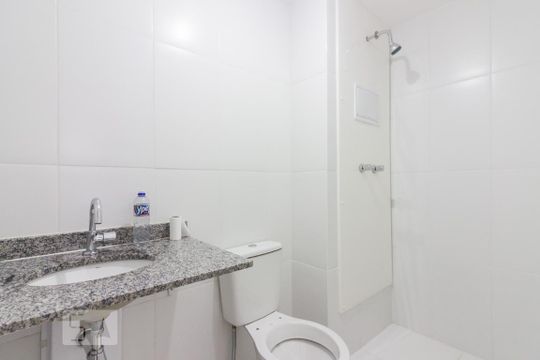 Banheiro de apartamento à venda com 2 quartos, 50m² em Vila Guilherme, São Paulo