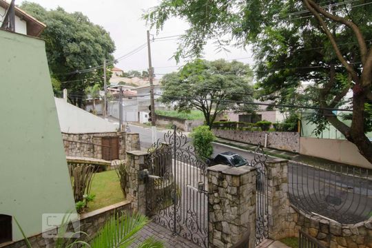 Vista Entrada de casa à venda com 4 quartos, 500m² em Jardim São Bento, São Paulo