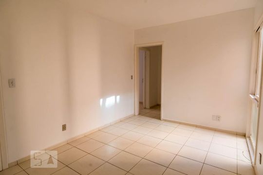 Sala de apartamento para alugar com 1 quarto, 40m² em Petrópolis, Porto Alegre