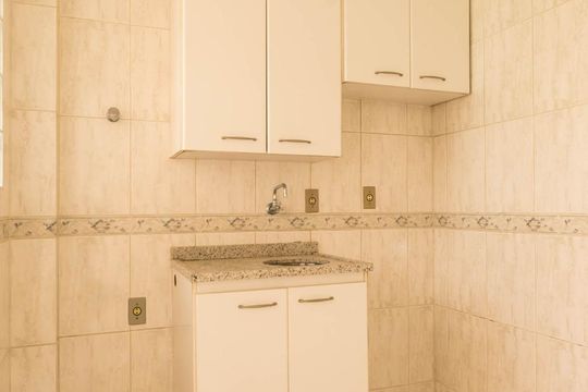 Cozinha de apartamento para alugar com 1 quarto, 40m² em Petrópolis, Porto Alegre