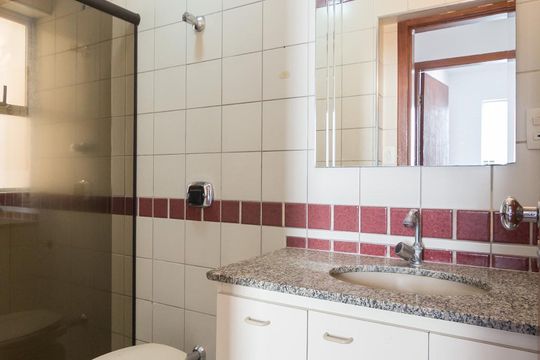 Banheiro Social de apartamento para alugar com 3 quartos, 75m² em Castelo, Belo Horizonte