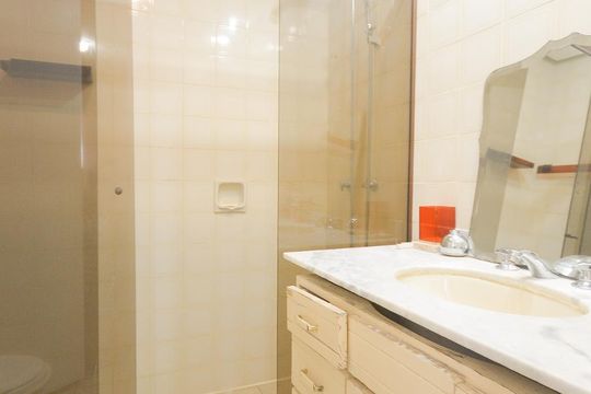 Banheiro de apartamento à venda com 3 quartos, 110m² em Tijuca, Rio de Janeiro