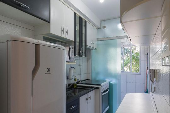 Cozinha de apartamento à venda com 2 quartos, 50m² em Vila Firmiano Pinto, São Paulo