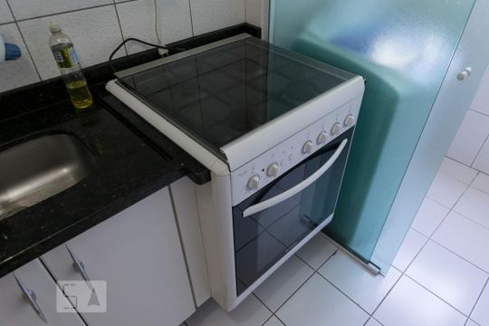 Cozinha (Fogão) de apartamento à venda com 2 quartos, 50m² em Vila Firmiano Pinto, São Paulo