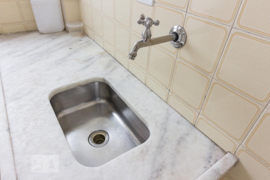 Cozinha de apartamento para alugar com 2 quartos, 62m² em Santa Teresinha, São Paulo