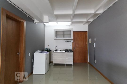Cozinha de kitnet/studio para alugar com 1 quarto, 45m² em Menino Deus, Porto Alegre