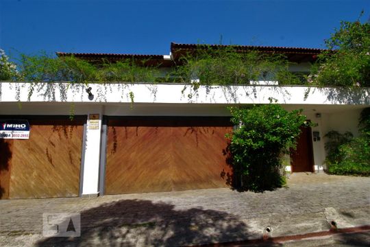 Fachada de casa para alugar com 5 quartos, 647m² em Morumbi, São Paulo