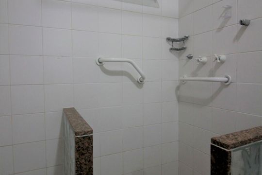 Banheiro da suíte 3 de casa para alugar com 5 quartos, 647m² em Morumbi, São Paulo