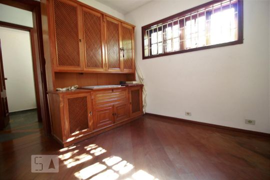 Quarto de casa para alugar com 5 quartos, 647m² em Morumbi, São Paulo