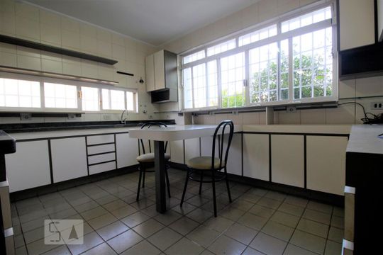 Cozinha de casa para alugar com 5 quartos, 647m² em Morumbi, São Paulo