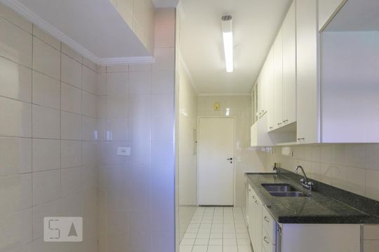 Cozinha de apartamento para alugar com 3 quartos, 83m² em Vila Madalena, São Paulo