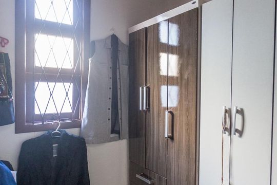 Closet de casa para alugar com 3 quartos, 170m² em Partenon, Porto Alegre