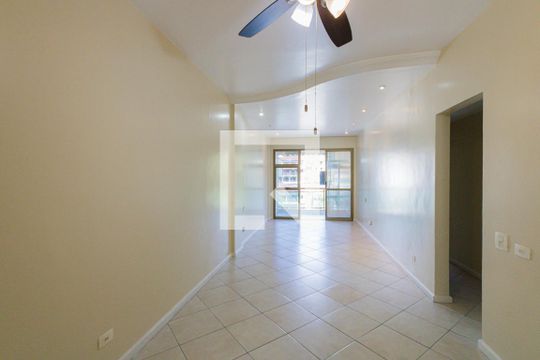 Sala de apartamento para alugar com 3 quartos, 120m² em Freguesia (jacarepaguá), Rio de Janeiro