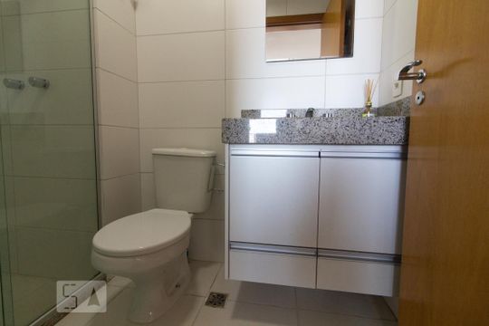 Banheiro de kitnet/studio para alugar com 1 quarto, 33m² em Águas Claras, Brasília