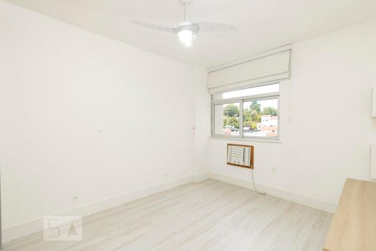 Suíte de apartamento à venda com 2 quartos, 70m² em Icaraí, Niterói