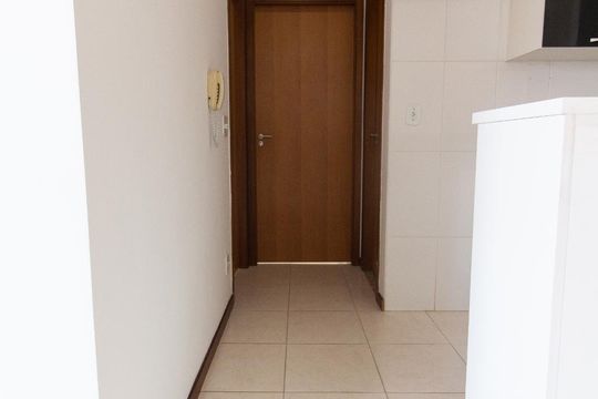 Corredor de apartamento para alugar com 2 quartos, 54m² em Águas Claras, Brasília