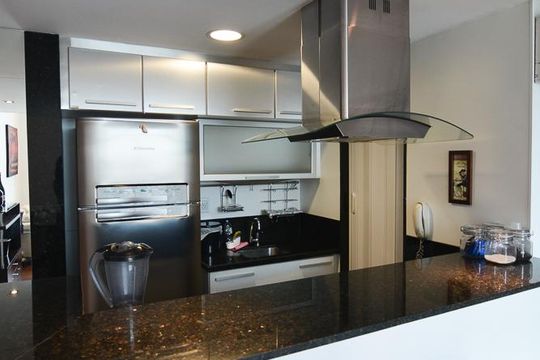 Cozinha de apartamento à venda com 1 quarto, 71m² em Belvedere, Belo Horizonte