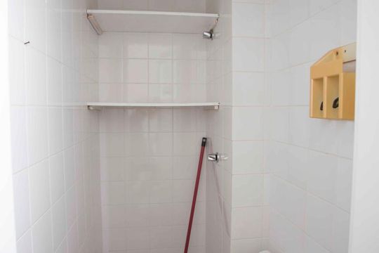 banheiro de serviço de apartamento à venda com 3 quartos, 172m² em Vital Brasil, Niterói