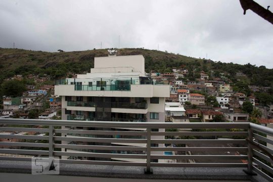 vista da sala e quartos de apartamento à venda com 3 quartos, 172m² em Vital Brasil, Niterói