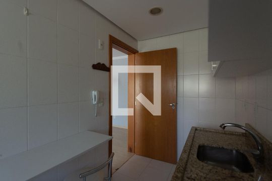 Cozinha de apartamento à venda com 2 quartos, 65m² em Santana, Porto Alegre