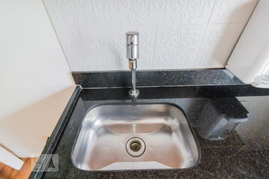 Pia da cozinha de kitnet/studio para alugar com 1 quarto, 36m² em Vila Augusta, Guarulhos