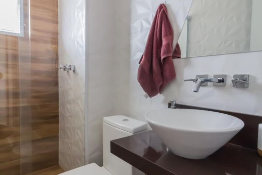 Banheiro de kitnet/studio para alugar com 1 quarto, 36m² em Vila Augusta, Guarulhos