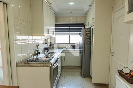 Cozinha de apartamento à venda com 4 quartos, 250m² em Vila Santo Estéfano, São Paulo
