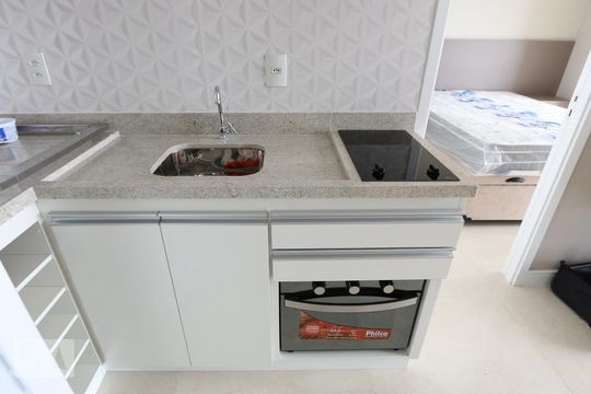 cozinha de kitnet/studio para alugar com 1 quarto, 35m² em Real Parque, São Paulo