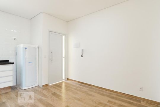 Sala de kitnet/studio para alugar com 1 quarto, 33m² em Cerâmica, São Caetano do Sul