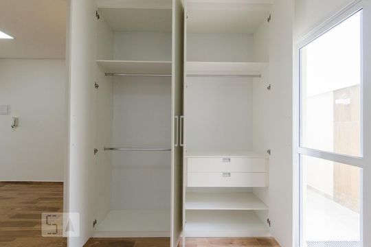 Quarto de kitnet/studio para alugar com 1 quarto, 33m² em Cerâmica, São Caetano do Sul