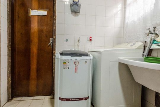 Área de serviço de casa para alugar com 6 quartos, 410m² em Cidade São Francisco, São Paulo