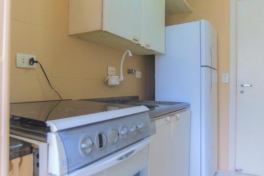 Cozinha de apartamento para alugar com 2 quartos, 52m² em Sumarezinho, São Paulo