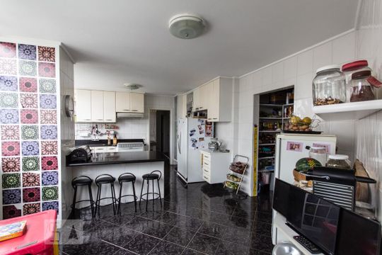 Cozinha de apartamento à venda com 4 quartos, 600m² em Vila Suzana, São Paulo