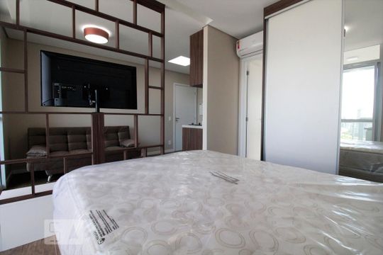 Suíte de apartamento para alugar com 1 quarto, 35m² em Real Parque, São Paulo