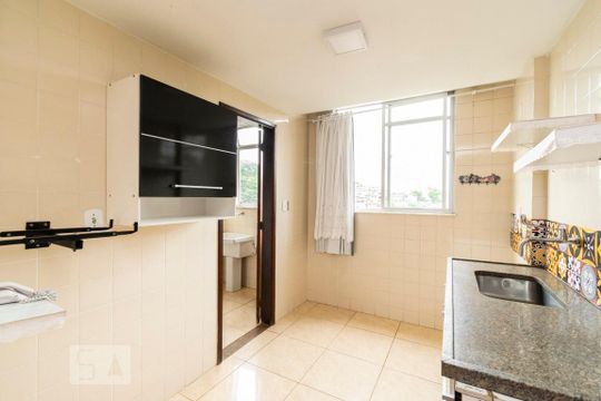 Cozinha de apartamento para alugar com 2 quartos, 70m² em Icaraí, Niterói
