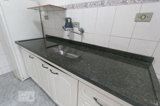 Cozinha  de apartamento para alugar com 1 quarto, 40m² em Ipiranga, São Paulo