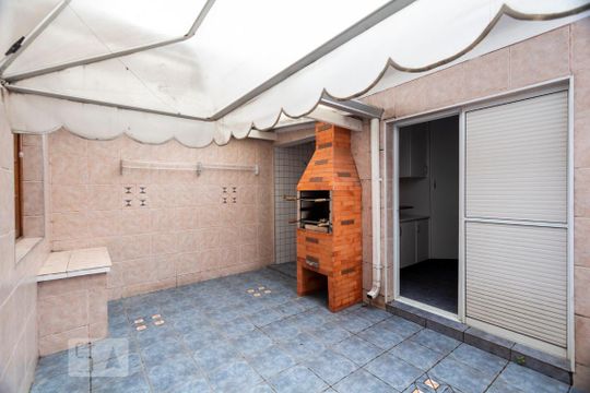 Quintal com churrasqueira de casa à venda com 2 quartos, 96m² em Jardim Brasil, São Paulo