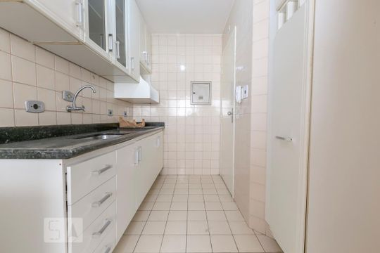 Cozinha de apartamento à venda com 2 quartos, 50m² em Santa Teresinha, São Paulo