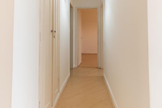 Corredor de apartamento à venda com 2 quartos, 80m² em Vila Romana, São Paulo