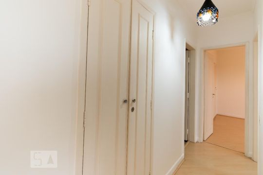 Corredor - Armário Embutido de apartamento à venda com 2 quartos, 80m² em Vila Romana, São Paulo