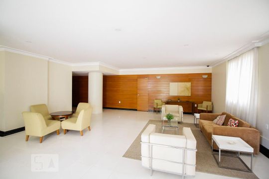 Hall Social de apartamento para alugar com 2 quartos, 72m² em Vila Pompéia, São Paulo